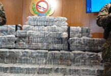 En la persecución desplegada en las costas de Barahona se ocupó una pistola, una embarcación, entre otras evidencias vinculantes a la investigación