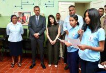 Indotel conecta a centro educativo Hogar Escuela Rosa Duarte con internet gratuito a través de Dominicana Conectada.
