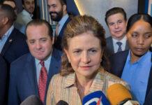 Mientras vicepresidenta Raquel Peña justificaba apagones, se fue la luz