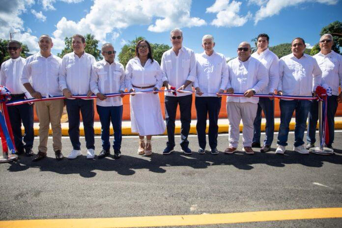 Abinader-inaugura-puente-sobre-el-rio-La-Leonora-tras-decadas-de-espera-en-Maimon-6