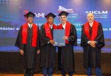 Presidente Abinader encabeza graduación de la octava promoción de la Maestría en Derecho Administrativo y Gestión Municipal, dedicada a su padre, José Rafael Abinader Wasaf