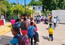 Hombre armado de un machete penetra a escuela de Barahona a matar al director